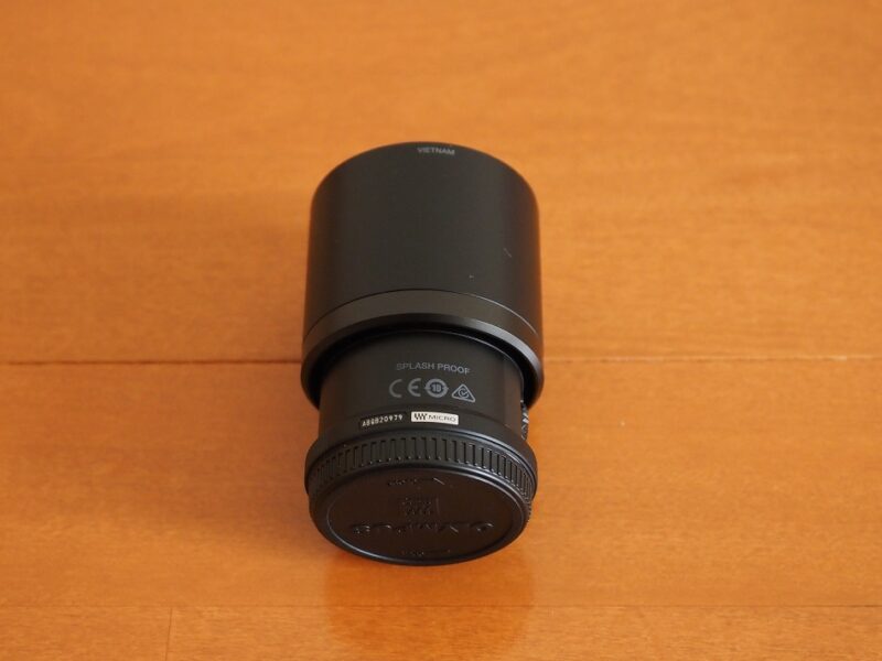 M.ZUIKO DIGITAL ED 60mm F2.8 Macroにレンズフード装着